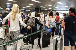 Pasqua 2021, via libera agli spostamenti per i viaggi all’estero: regole e divieti per i rientri