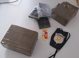 Vasto, due chili di hashish in auto: arrestato 46enne