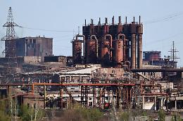 Mariupol, Russia chiude area: «Possibile attacco ad Azovstal»