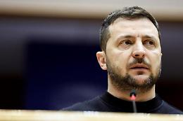 Ucraina, Zelensky: «Ungheria è membro Nato e sostiene Mosca?»