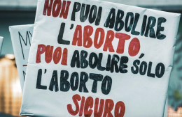 Aborto, flash mob domani a Napoli: «Governo gioca coi nostri corpi»