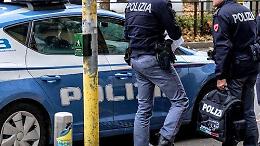 Picchia la moglie e le ferisce il viso, in manette marito violento