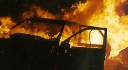 Benevento, le bruciano l'auto: è stato l'ex marito