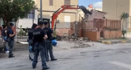 Rione Salicelle, rimossa cappella votiva per gruppo vicino ai Moccia