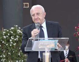 Covid, De Luca: «Lanciafiamme era metafora, chi governa deve garantire l'ordine»