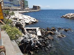 Via Caracciolo, iniziati i lavori per risistemare l'arco Borbonico