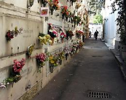 Ossa esposte, sequestrata un’area del cimitero