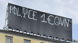 Slogan contro la polizia, scatta l’indagine della Digos