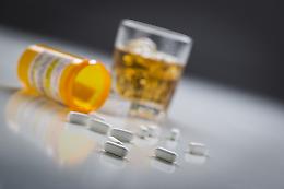 Fratelli "uccisi" da mix di alcol e droga in hotel