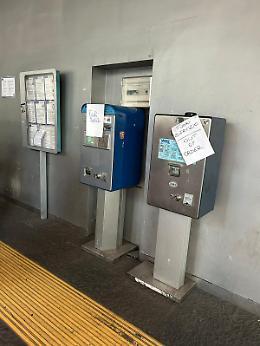 Macchinette fuori servizio, file interminabili per un biglietto della metro