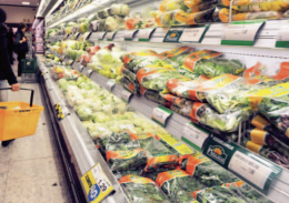 Caro energia, è allarme consumi: i campani tagliano gli acquisti