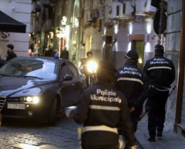 Chiaia, alcol a 5 minorenni: denunciato titolare del bar