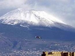 Brr... che freddo. E sul Vesuvio torna la neve