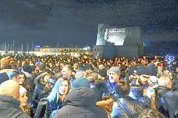 Concerto di Capodanno a Napoli, vietate le bevande in vetro