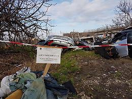 Smaltimento abusivo di rifiuti, 15 denunciati: sigilli per 13 siti