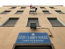 Liceo Pansini, i genitori degli studenti: «Navetta per via San Domenico»