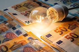 Bolletta della luce in calo: nel II trimestre -55%