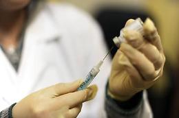 Coronavirus, 100 milioni di dosi di vaccino entro fine anno