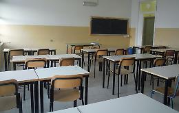 Tenta furto nella scuola chiusa, 21enne arrestato