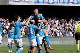 Orgoglio Napoli, Sassuolo battuto 6-1