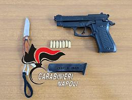 Armato di pistola ruba bici elettrica in un appartamento