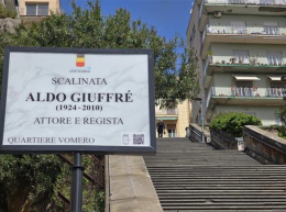 Napoli, scalinata al Vomero intitolata ad Aldo Giuffrè