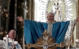 Monsignor Alfonso Punzo a Castellammare di Stabia per la chiusura del Mese Mariano nella Chiesa di San Giacomo