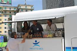 A Napoli cucina mobile per pasti caldi ai senza dimora