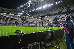 Juve, sì al patteggiamento per la manovra stipendi: solo ammenda per il club