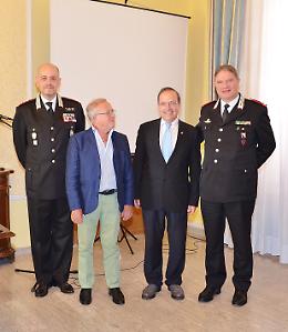 Defibrillatori a bordo delle auto dei carabinieri 