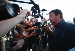 Salvini a Castel Volturno: i violenti non mi spaventano