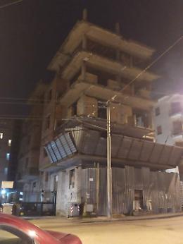 Colli Aminei, l’ecomostro va abbattuto