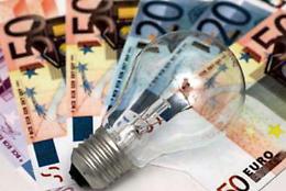 Bollette luce e gas: c'è la svolta, gli aiuti del governo per le famiglie 