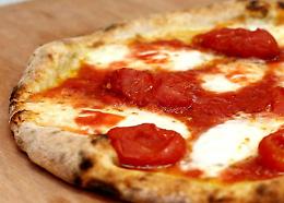 Positivo al covid vuole mangiare pizza in pronto soccorso e aggredisce infermiere