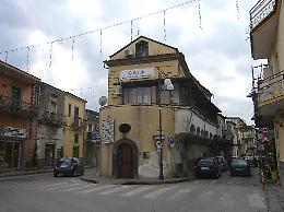Sant'Antonio Abate, aggredisce cameriere e carabinieri al banchetto di nozze