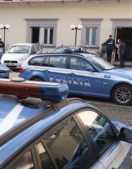 Minaccia la ex moglie con un martello, bloccato 57enne 