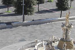 Allarme bomba a Napoli: valigia sospetta a piazza Municipio