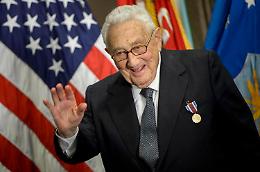 Morto a 100 anni Henry Kissinger, ex segretario di Stato Usa