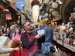 Pelè, a Napoli spunta la statuetta nella via dei pastori