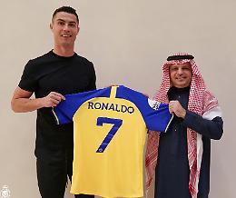 Ufficiale: Ronaldo è dell'Al Nassr. "Il più grande del mondo ha firmato"