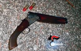 Crack e fucile a canne mozze: 5 arresti
