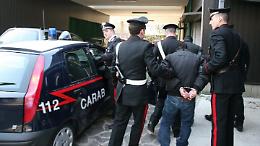 Agguato, tre arresti: bacio sulle labbra tra gli affiliati al clan