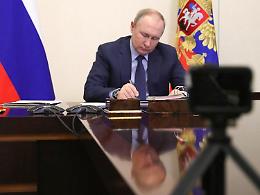 Russia, l'ex speechwriter di Putin: «Possibile golpe nei prossimi mesi»