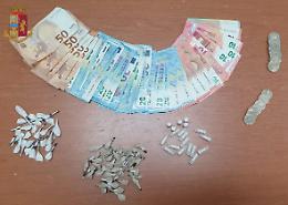 Scampia, due pusher in manette