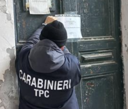 Degrado e incuria, sequestrata la biblioteca comunale di Capri
