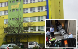 Giovane alunno si presenta a scuola e uccide l’insegnante a colpi di machete: «Era stato bocciato all’esame»