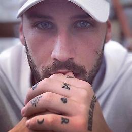 Blue Whale, accusato di dirigere il macabro gioco: lui denuncia