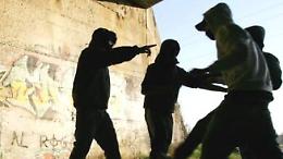 «Di dove sei? Vuoi morire?», 13enne aggredito da babygang
