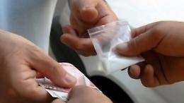 Getta marsupio con droga, preso pusher a Pozzuoli