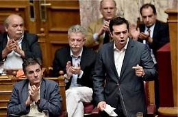 Dall'Ue sì al salvataggio della Grecia, banche aperte lunedì